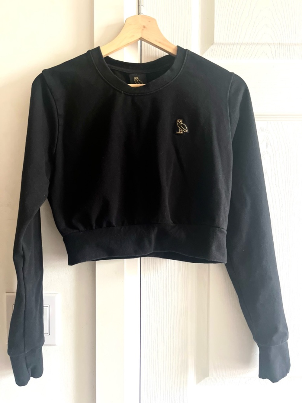 OVO Black Long-sleeve Cropped Crewneck Logo Embroidered sweatshirt Size Medium